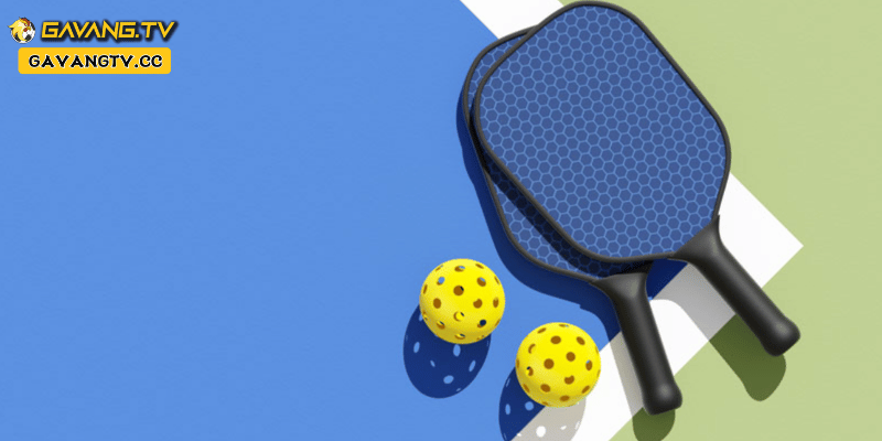 Vợt Pickleball có phần tay cầm dài để tiện sử dụng